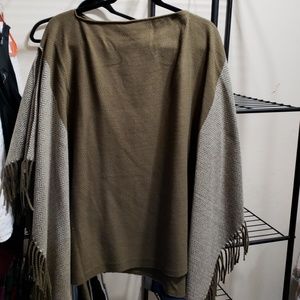 Universal Thread poncho